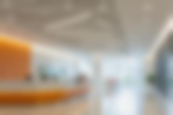 顺德松鼠口腔医院种植牙张德华医生简介及种植牙价格参考