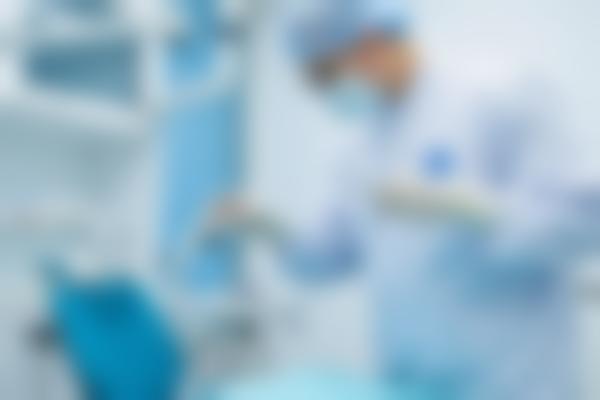 牙齿修复价格一览：烤瓷牙1500元起 全瓷牙3800元起 种植牙4980元起