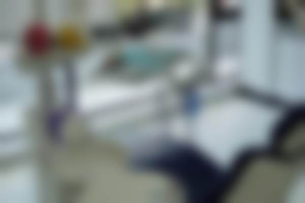 三、哈密闫龙口腔门诊部医生介绍